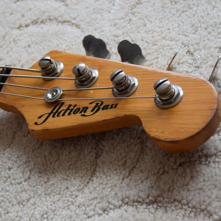 Бас гитара Musima Action Bass