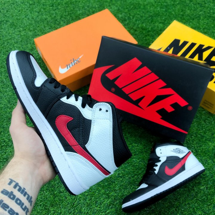 Кроссовки Nike Air Jordan 1