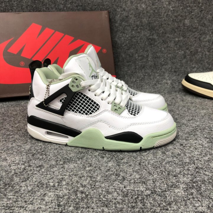 Кроссовки Jordan Retro 4