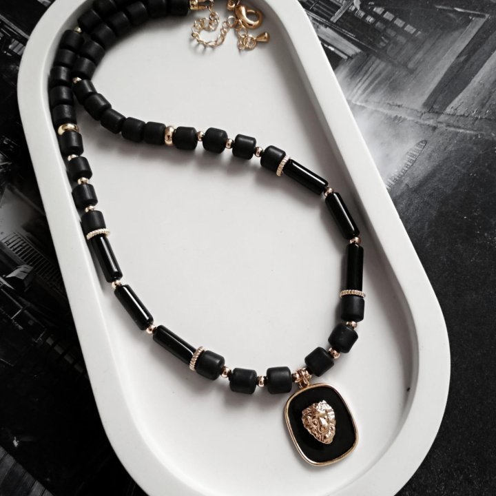 КОЛЬЕ ЧОКЕР