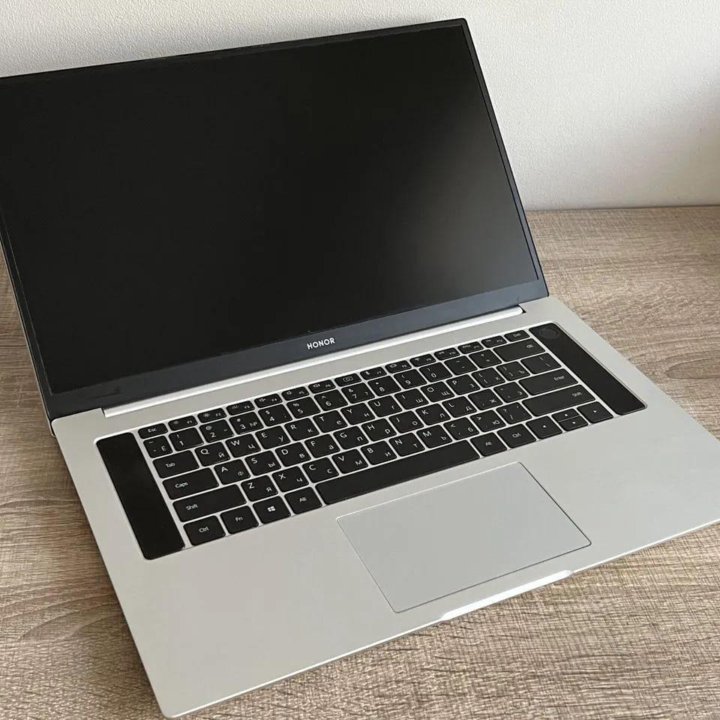 Honor Magicbook pro 16.1 (8/512)