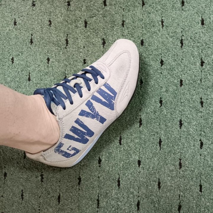 Кроссовки р 39