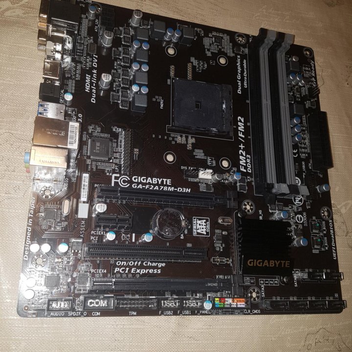 Материнская плата для ПК. GIGABYTE GA-F2A78M-D3H