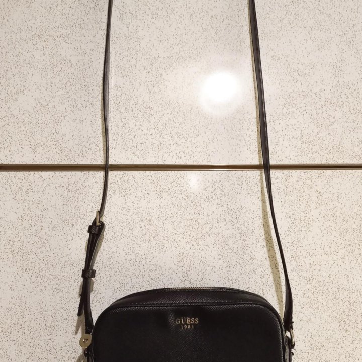 Сумка Guess кроссбоди