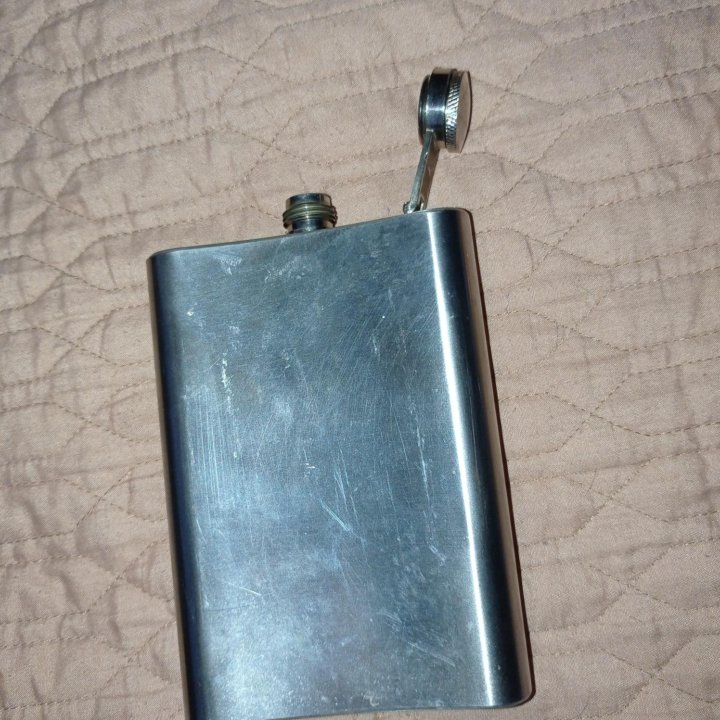 Фляжка