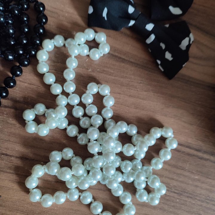 Перчатки в горошек ретро