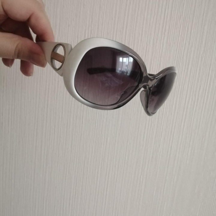 Очки солнечные