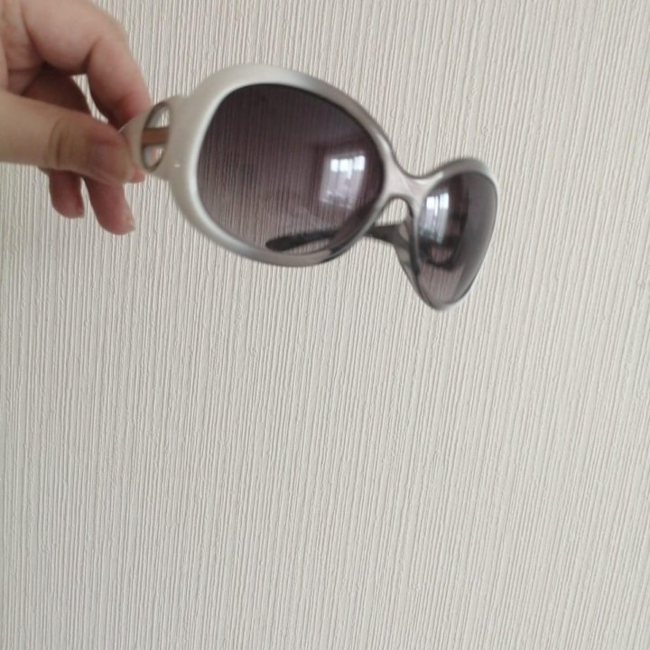 Очки солнечные