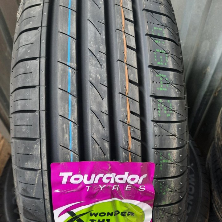 Tourador 215/65/16 новые