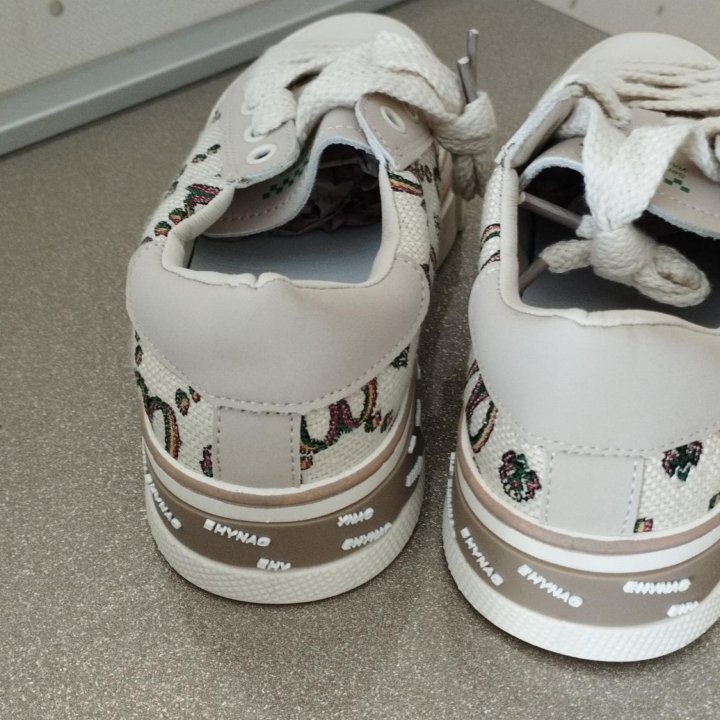 Кроссовки- кеды