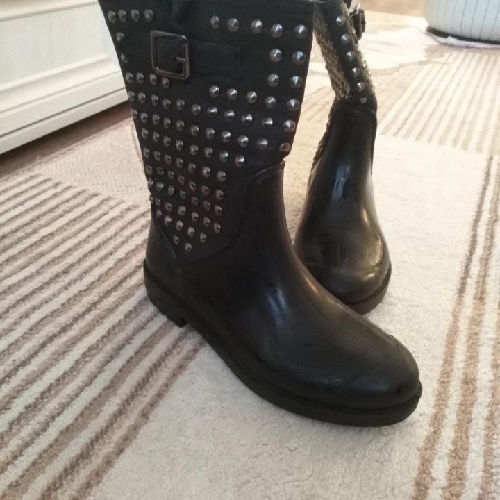 Чёрные ботинки