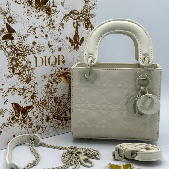 Кожаные сумки DIOR 