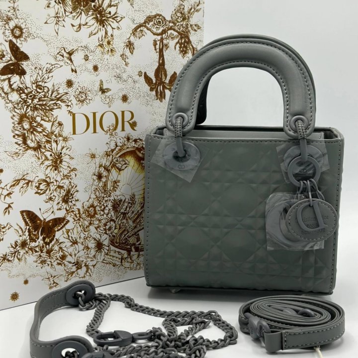 Кожаные сумки DIOR 