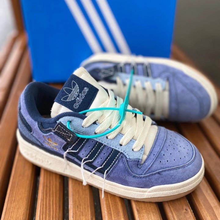 Кроссовки adidas