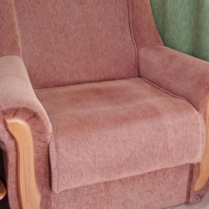 Кресло с местом для хранения
