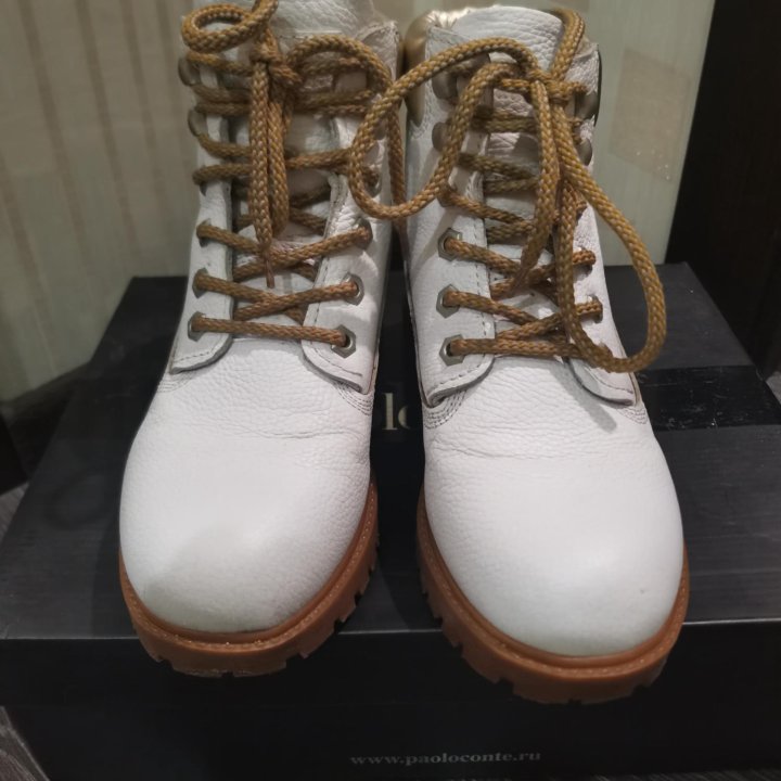 Женские ботинки