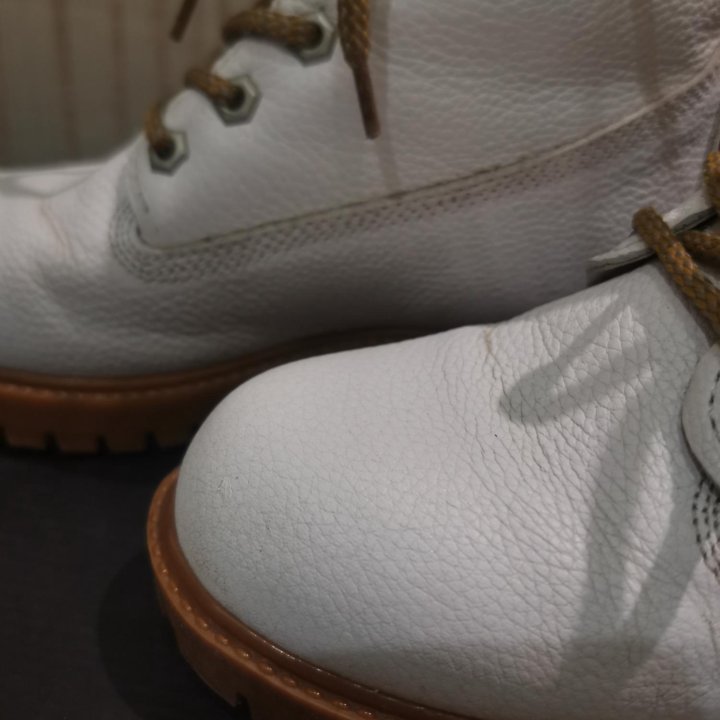 Женские ботинки