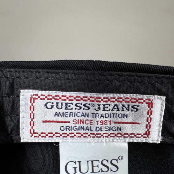 Кепка Guess