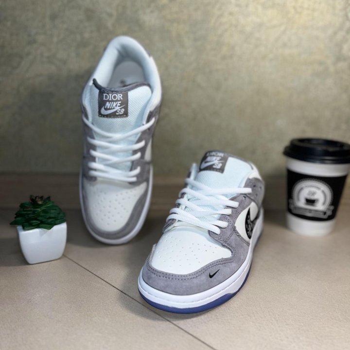 Кроссовки Nike