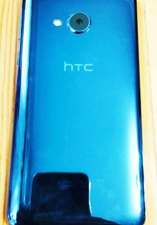 Смартфон HTC U Play