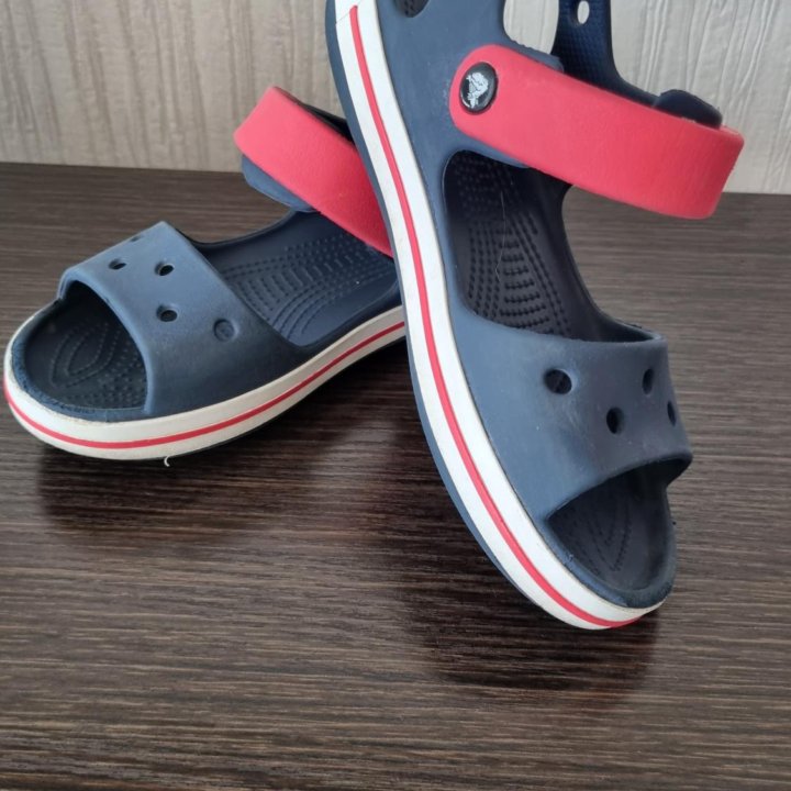 Сандали Crocs