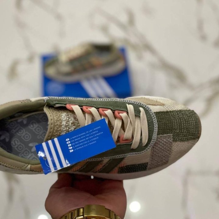 Кроссовки Adidas Retropy E5