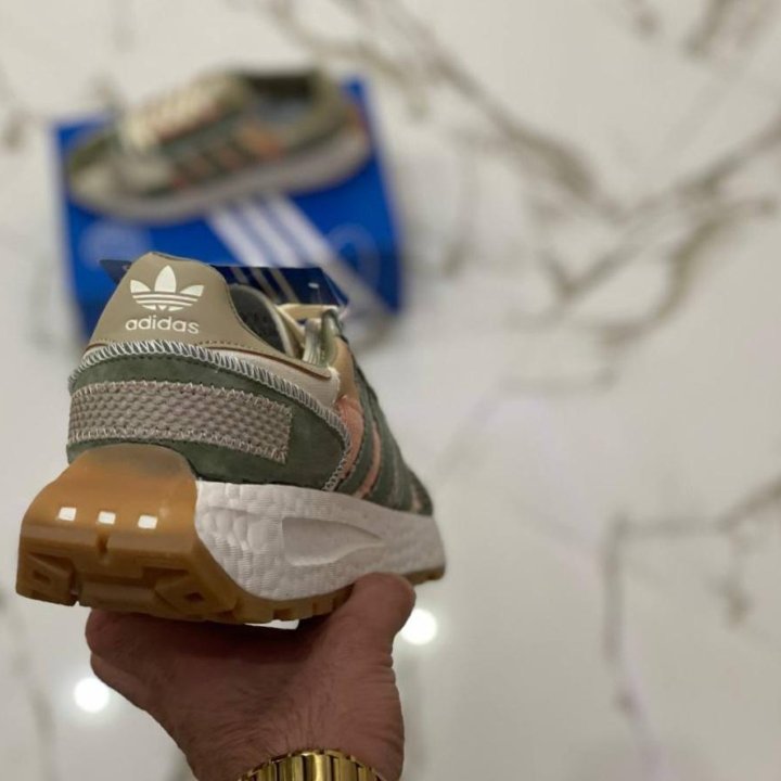 Кроссовки Adidas Retropy E5