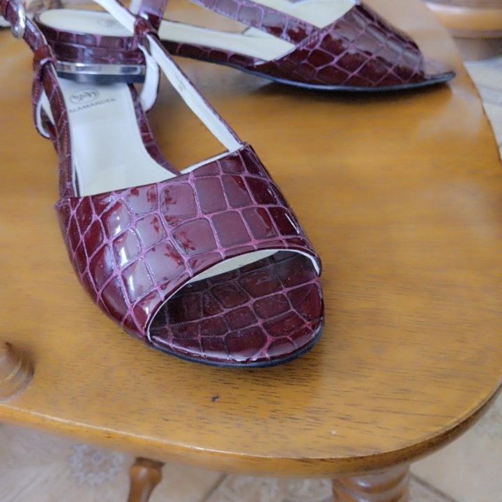 Босоножки salamander