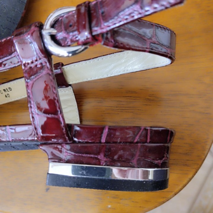 Босоножки salamander