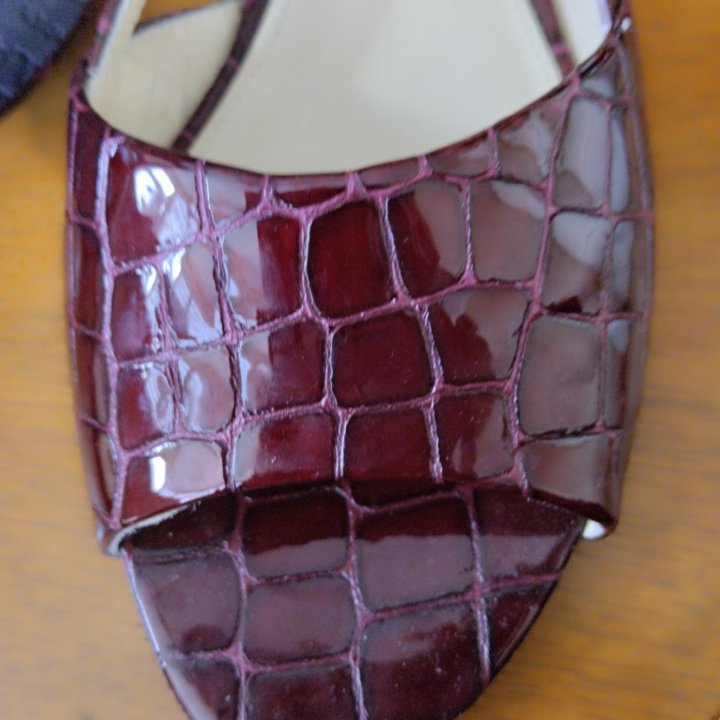 Босоножки salamander