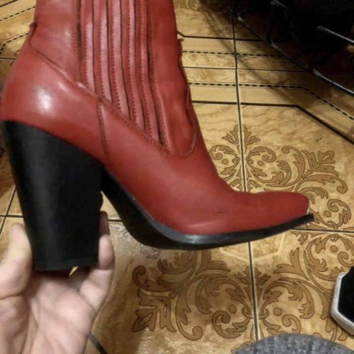 Ботильоны-казаки mango