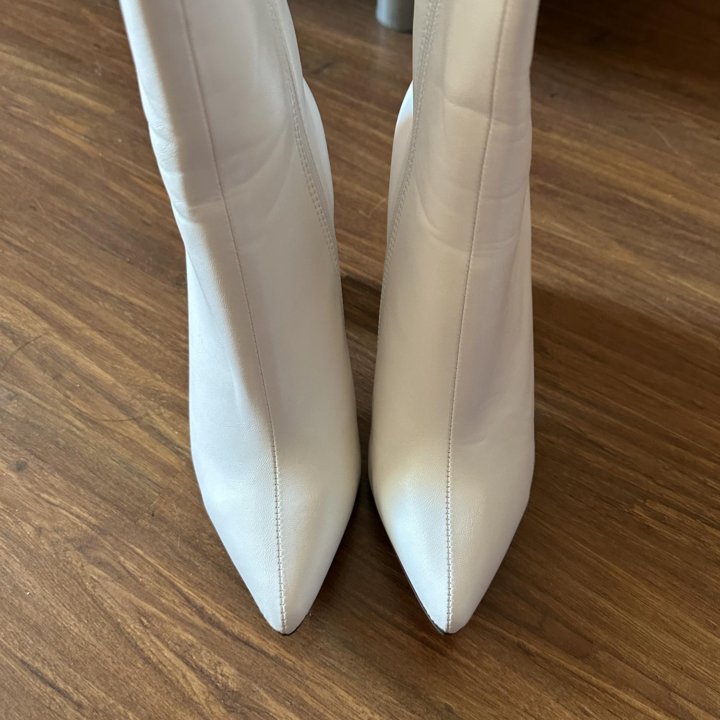 Белые ботильоны Shein