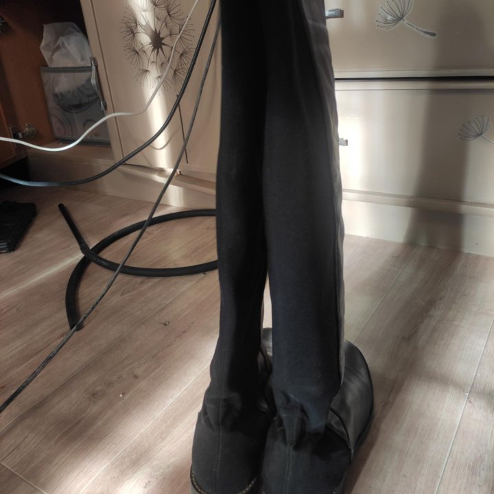 Высокие сапоги