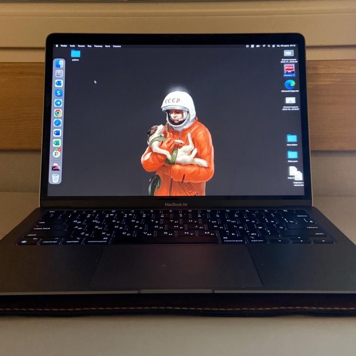 MacBook Air 13 late 2020 M1 256Гб Серый космос