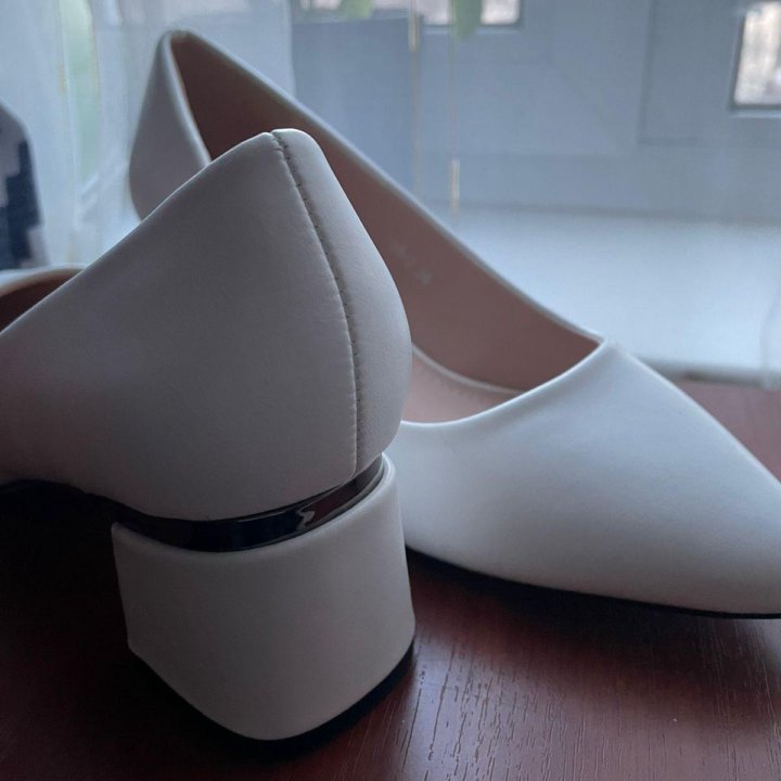 Туфли лодочки.