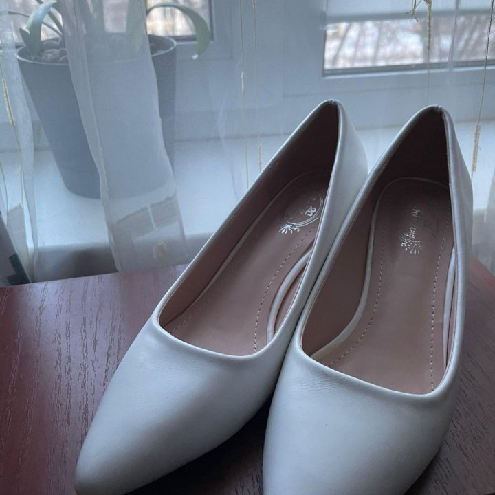 Туфли лодочки.