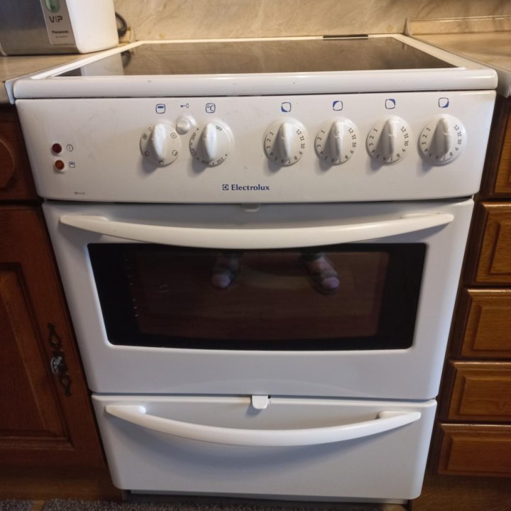 Плита стеклокерамика ELECTROLUX EK 6160