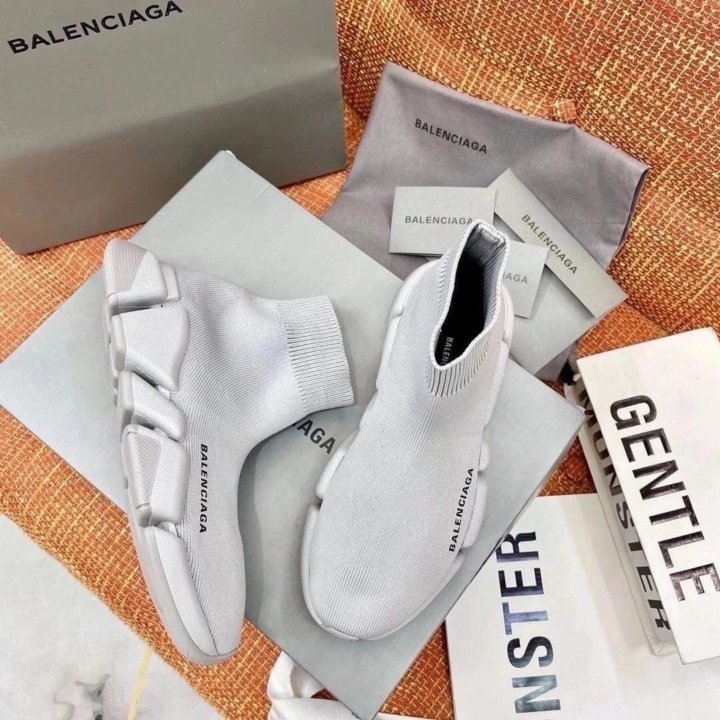 Кроссовки весна