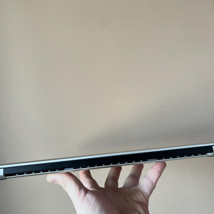 Apple MacBook Pro 13 2014 256 ssd новая батарея