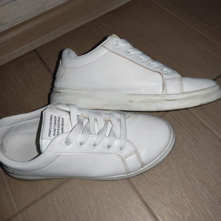 Кроссовки для девочек