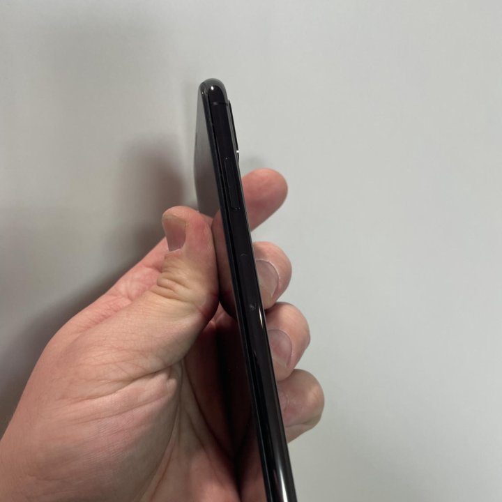 Продам iPhone XS 64Gb Black РСТ