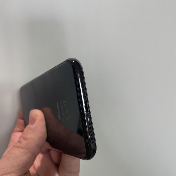 Продам iPhone XS 64Gb Black РСТ