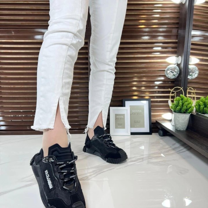 Кроссовки весна