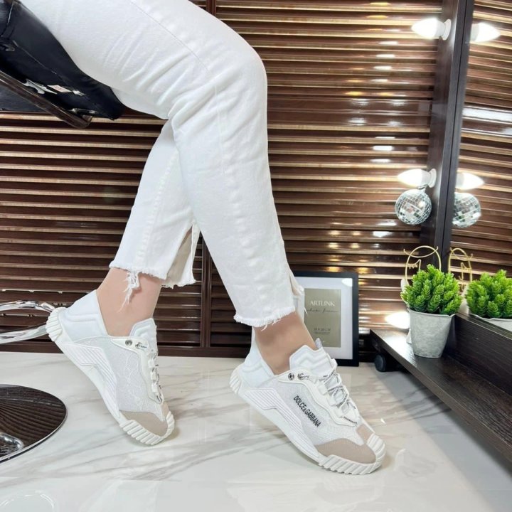 Кроссовки весна