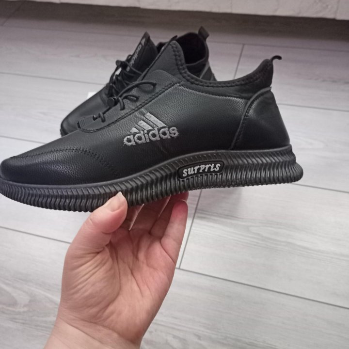 Кроссовки Adidas мужские новые