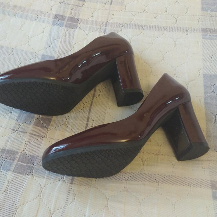 Туфли на каблуке
