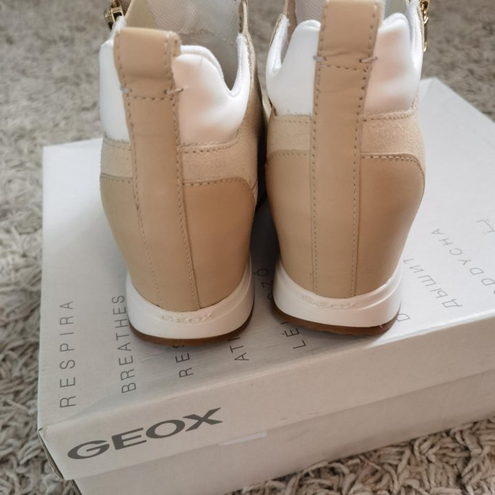 Кроссовки на платформе