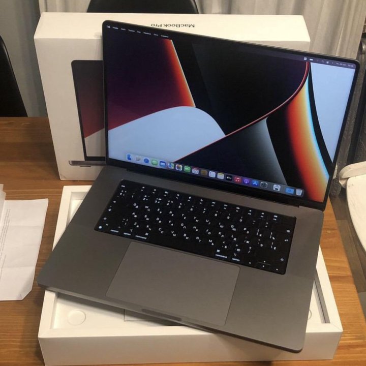 Apple MacBook 16 M1 Pro 16 GB ssd 1 TB