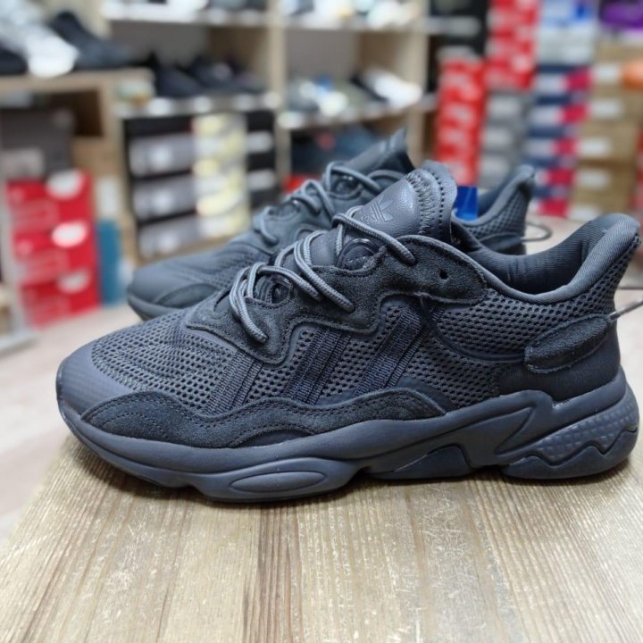 Кроссовки adidas ozweego