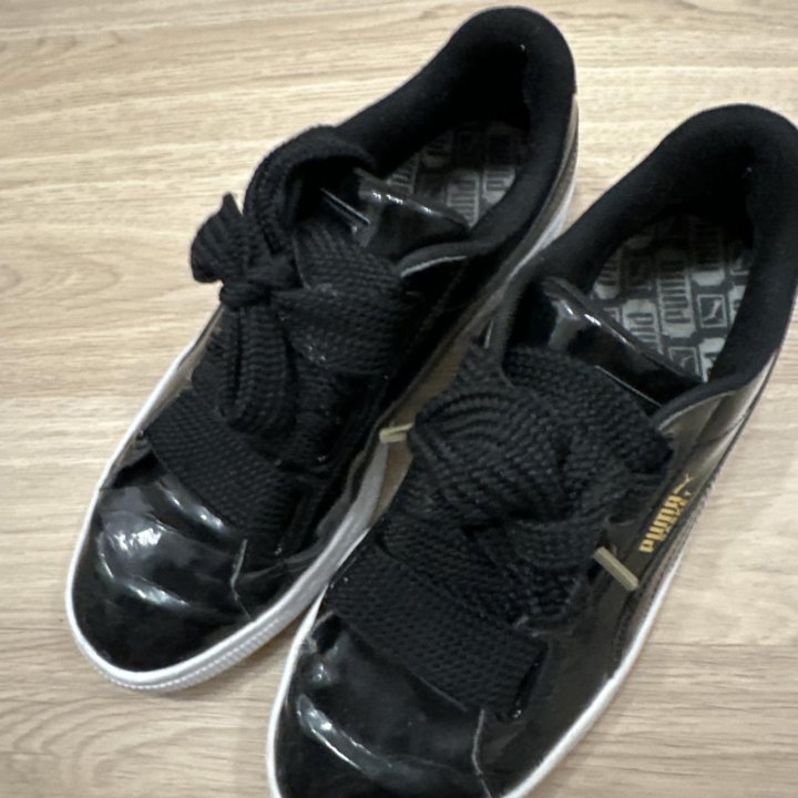 Кроссовки PUMA.